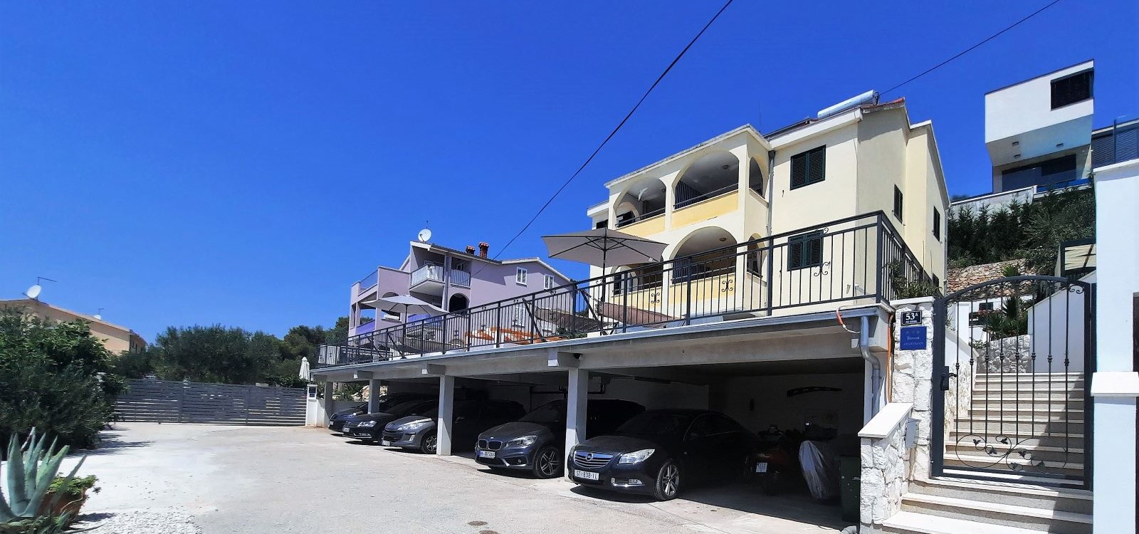 Apartments Zora Okrug Croatia